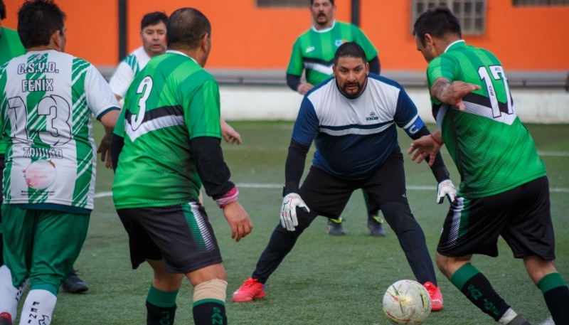 El líder sumó su octava victoria en el certamen. 