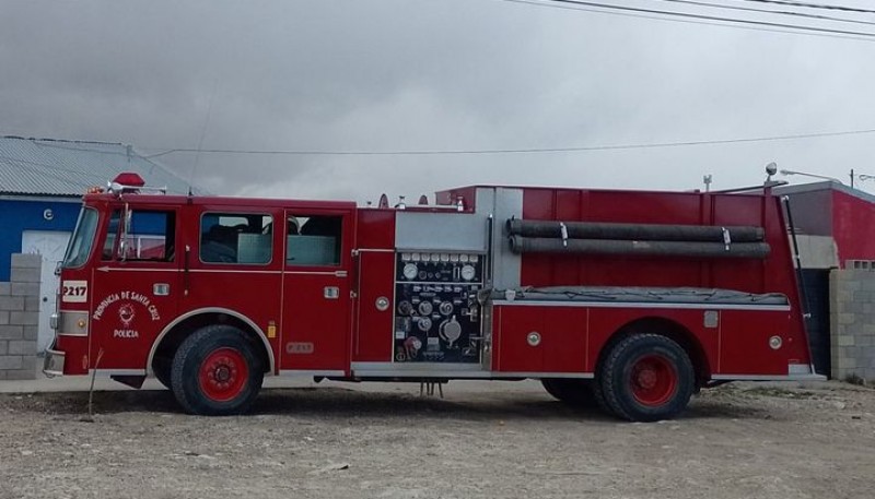 Bomberos sofocaron incendio sobre un corral