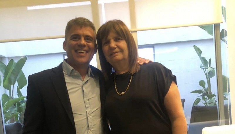 Omar Zeidán junto a Patricia Bullrich.