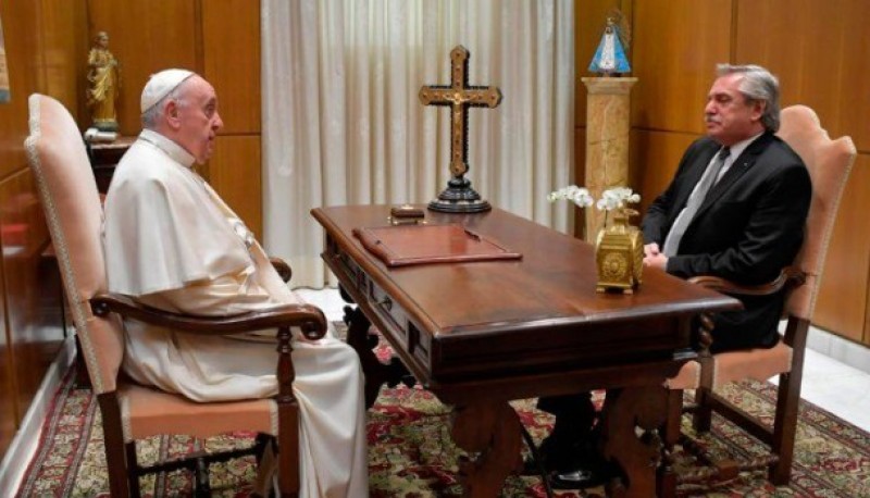 Alberto Fernández suspendió su visita al Papa Francisco