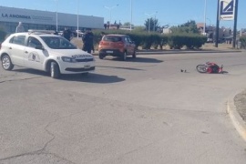 Motociclista sufrió heridas leves tras colisionar