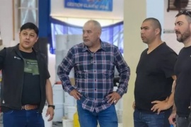 Rafael Güenchenen recorrió la ampliación del polideportivo "Patricio Eladio Azocar"