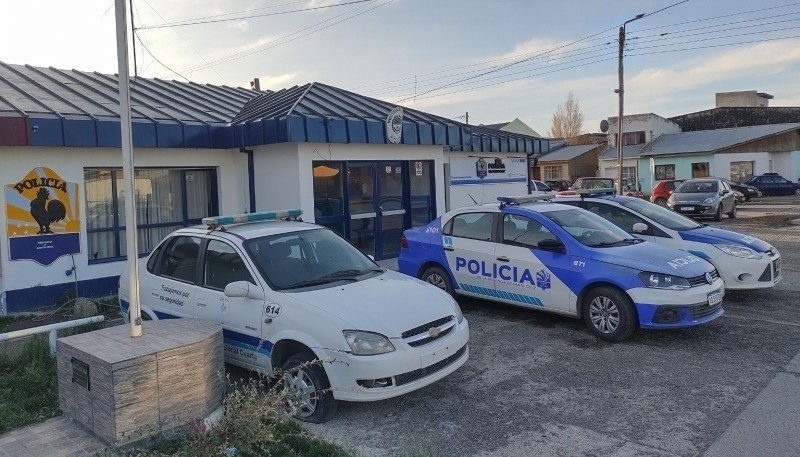 Fue a comprar al supermercado y le robaron la cubierta 