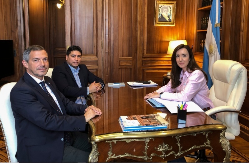 Claudio Vidal, Guillermo Montenegro y Victoria Villarroel se reunieron este miércoles. 