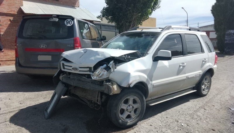 Dos personas hospitalizadas tras colisión 