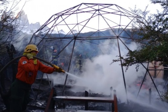 Se incendió un complejo de domos 