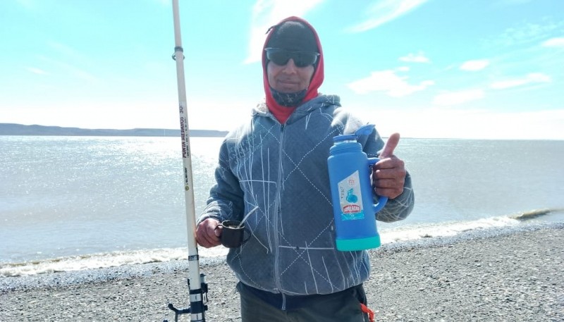 Pescadores despiden el año en la costanera local