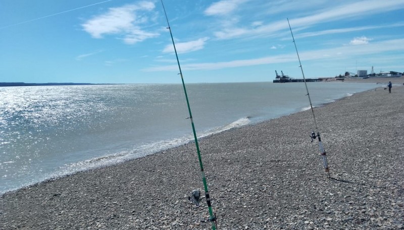 Pescadores despiden el año en la costanera local