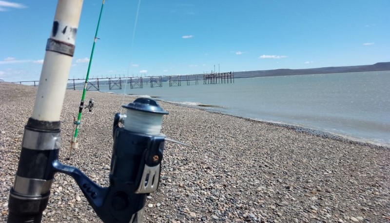 Pescadores despiden el año en la costanera local