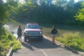 Empezó otra desesperada jornada de búsqueda del nene perdido en el río Chubut