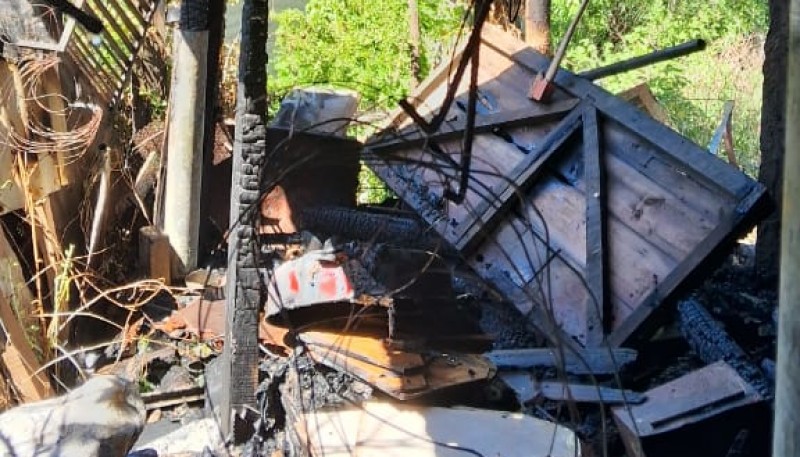 Bomberos sofocaron incendio sobre una vivienda