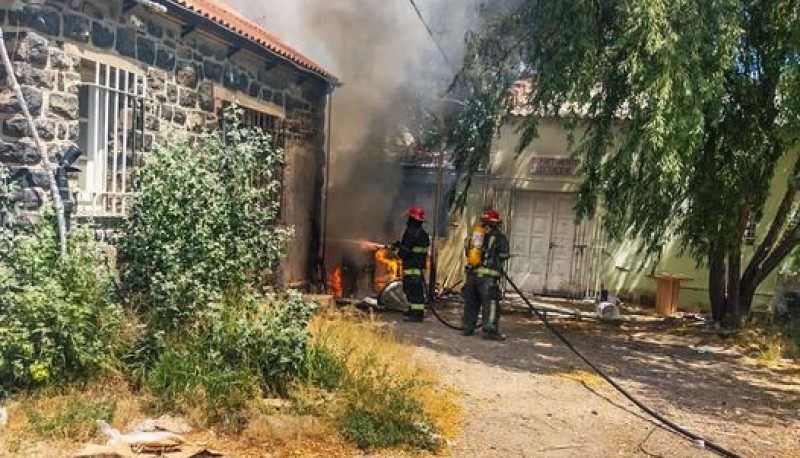 Bomberos sofocaron incendio sobre residuos