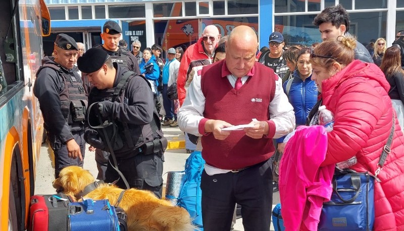 Operativos de prevención en la terminal de ómnibus 