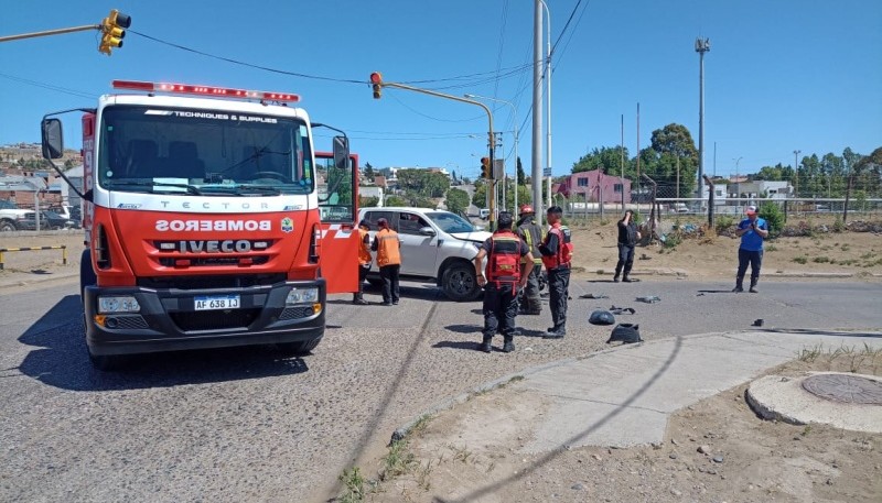 Joven hospitalizado tras colisión