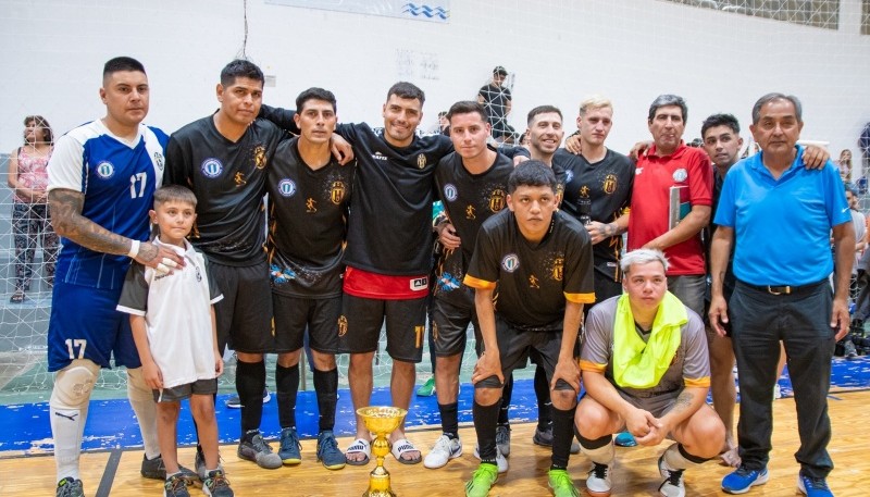 El campeón no perdió ningún partido en todo el certamen. (Foto: MCO)