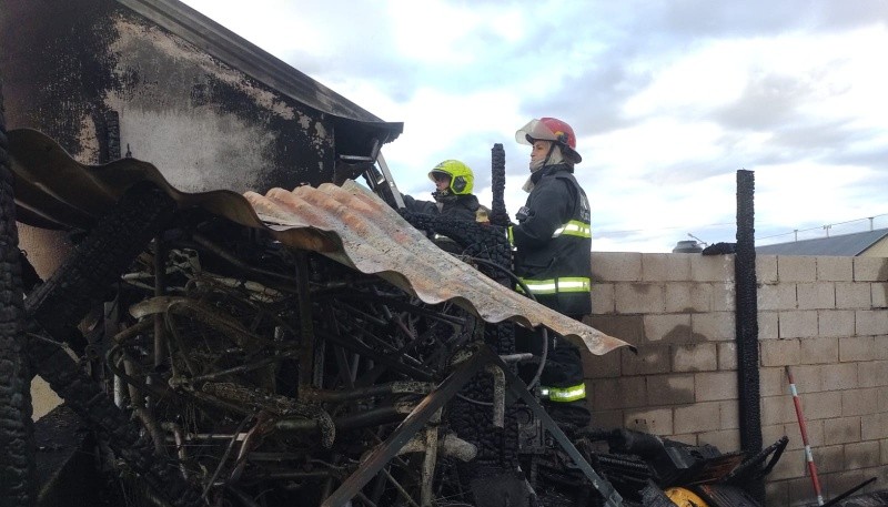 noticiaspuertosantacruz.com.ar - Imagen extraida de: https://www.tiemposur.com.ar/policiales/incendio-en-el-barrio-natividad