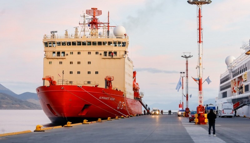 El Rompehielos Almirante Irízar llegó a Ushuaia