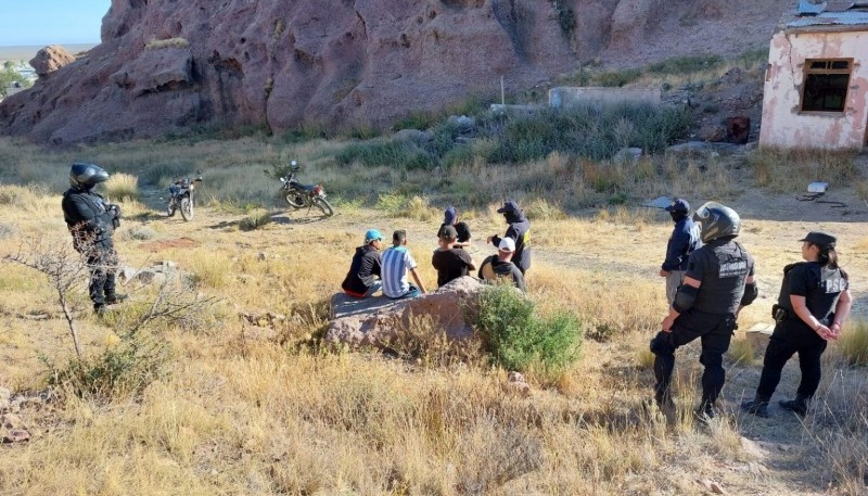 Detuvieron a cuantro personas que quemaban cobre 