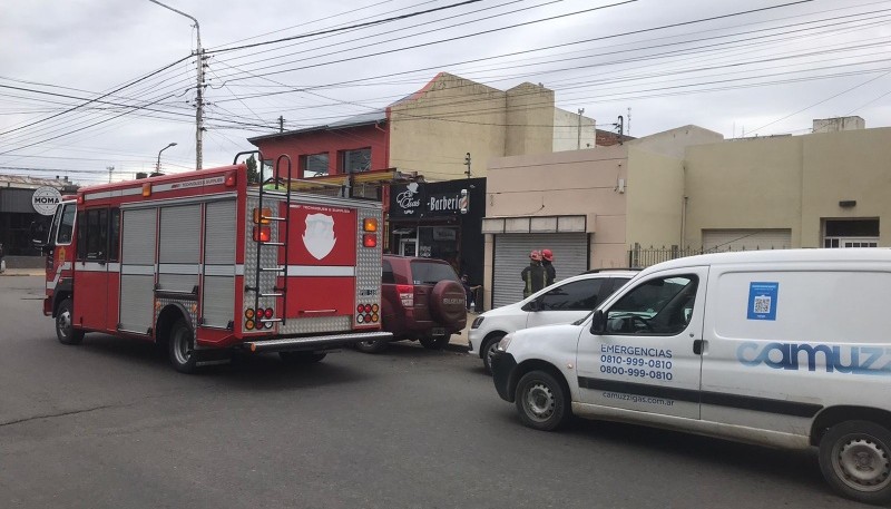 Bomberos intervino en una barbería por una pérdida de gas 