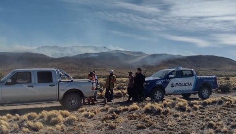 Bomberos sofocaron incendio sobre la Estancia Cerro Silva