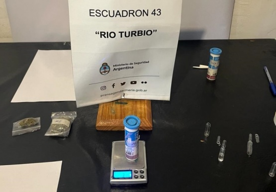 Gendarmería secuestro marihuana a tres chilenos