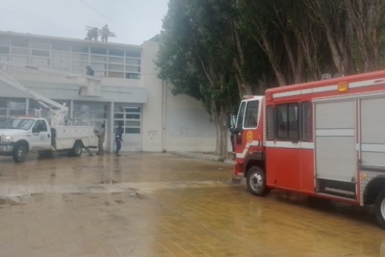 Bomberos intervinieron en la Escuela Secundaria Guatemala 