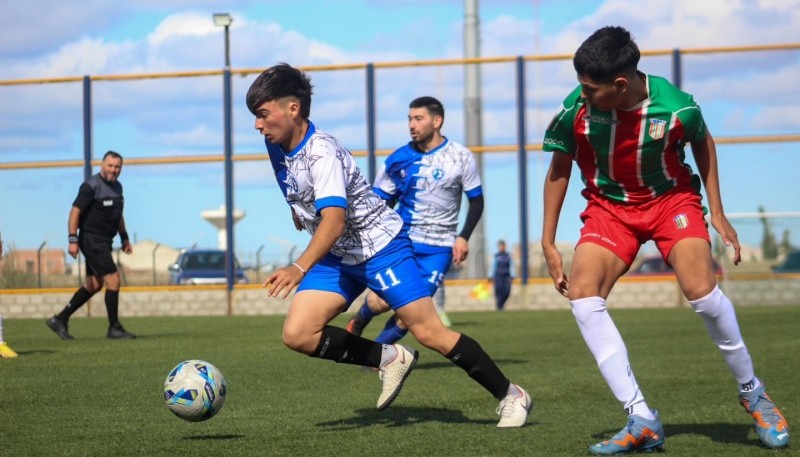 Bancruz jugó el último fin de semana un amistoso con Atlético Santa Cruz. (Foto: Prensa Bancruz) 