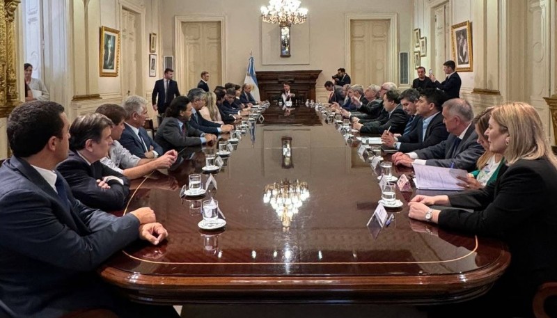 La foto de la reunión que se lleva a cabo en este momento en Casa Rosada. 