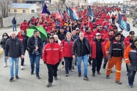 Trabajadores de YCRT en paro exigen el pago de febrero