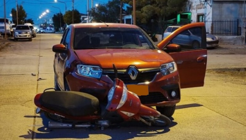 Colisión dejó a dos mujeres hospitalizadas