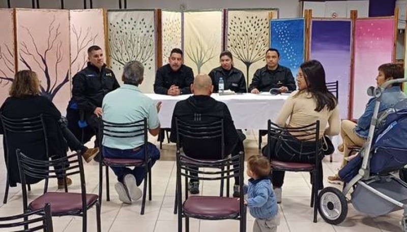 Policía se reunió con la Unión Vecinal del Barrio Mirador