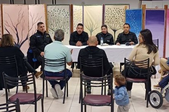 Policía se reunió con la Unión Vecinal del Barrio Mirador