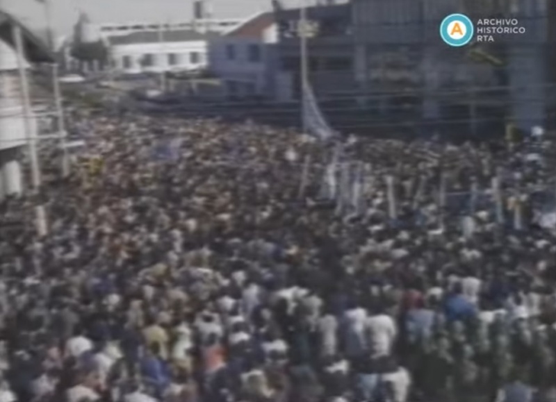 Festejos en Río Gallegos en 1982.