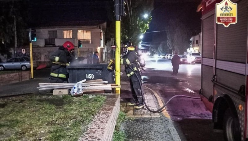 Incendio sobre basura fue controlado por bomberos