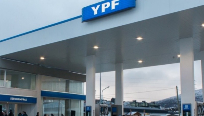 YPF se suma a la caída de ventas y sufre un fuerte desplome en naftas y gasoil