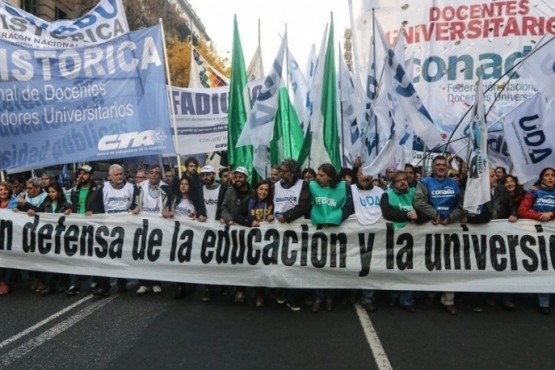 Unánime rechazo de docentes y nodocentes universitarios a la propuesta salarial