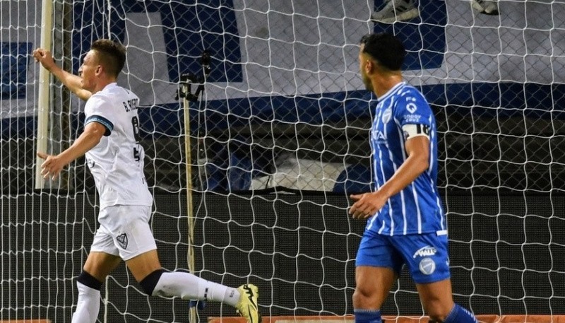 Vélez eliminó a Godoy Cruz en un final electrizante 