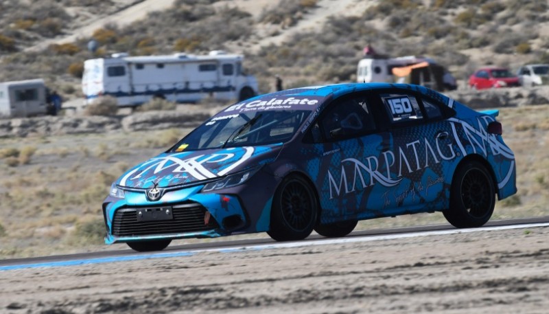 El Corolla del calafateño girando en Trelew, en febrero pasado.(Foto: APAT)