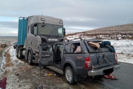 Choque frontal en la Ruta Provincial N° 5 dejó un muerto y cuatro hospitalizados de gravedad