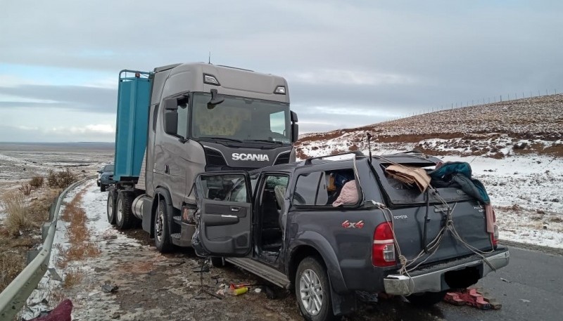 Choque frontal en la Ruta Provincial N° 5 dejó un muerto y cuatro hospitalizados de gravedad 