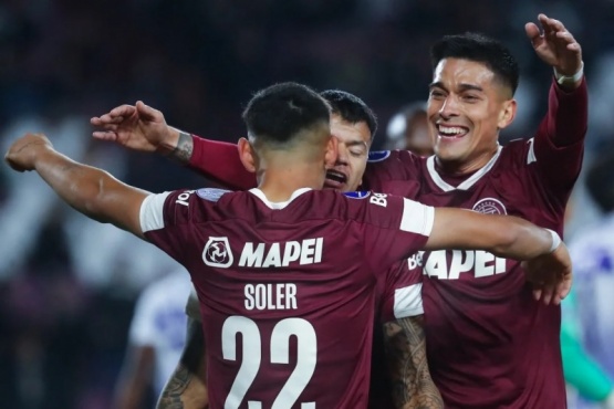 Lanús goleó 5-0 a Metropolitanos y se acerca a octavos de final