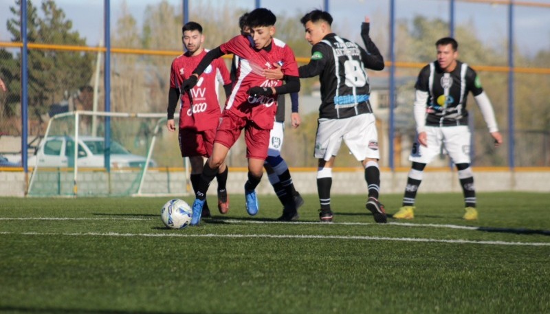 El Azzurro y el Pingüino jugaron en la octava fecha y fue goleada del primero. (Foto: CSyD Bancruz)