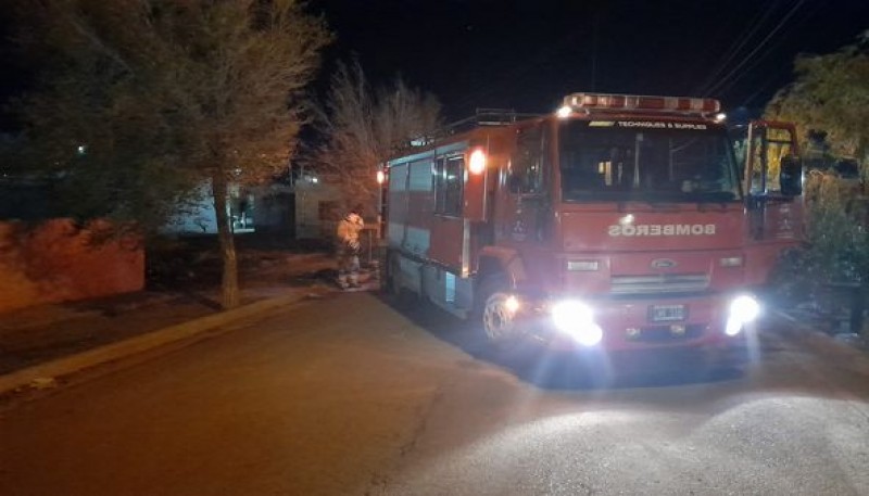 Un colchón generó principio de incendio en un terreno baldío 