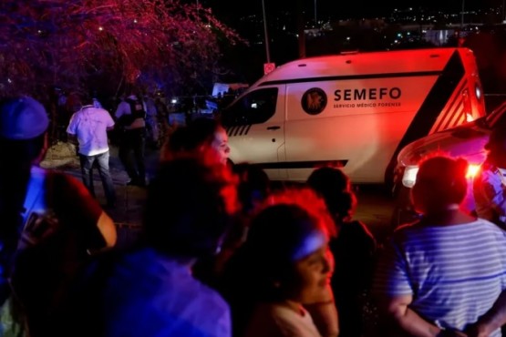 Derrumbe en México deja al menos 9 muertos en acto de campaña