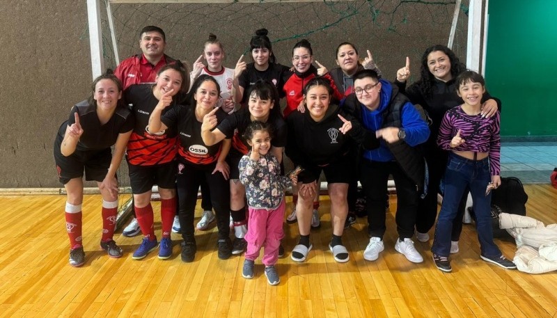 El Albirrojo tuvo que trabajar y mucho para vencer al Celeste. (Foto: Huracán Santacruceño)