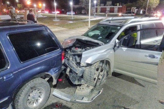 Violenta colisión en la rotonda Samoré