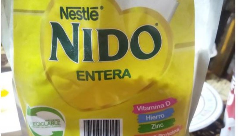 Los productos falsificados se presentan en formato “doy pack” de 700 gramos y 1 kilo, etiquetados como “Nestlé Nido Entera”.