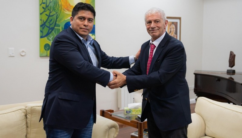 El gobernador de Santa Cruz, Claudio Vidal, junto al ministro de Justicia de la Nación, Mariano Cúneo Libarona.