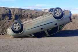 Conducía en estado de ebriedad, perdió el control y volcó