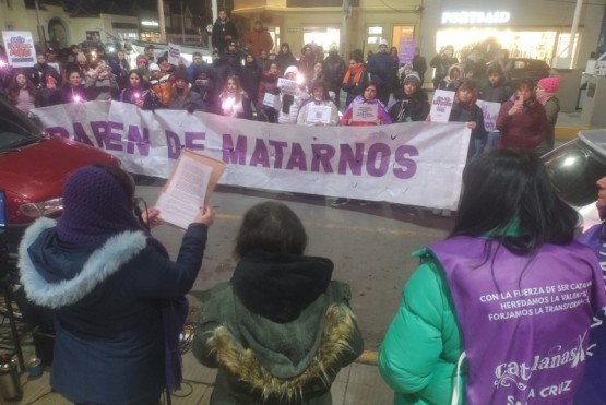 Multitudinaria marcha “Ni una Menos” en Río Gallegos